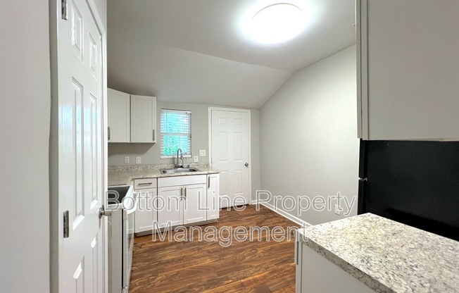 2633 KENHILL DR