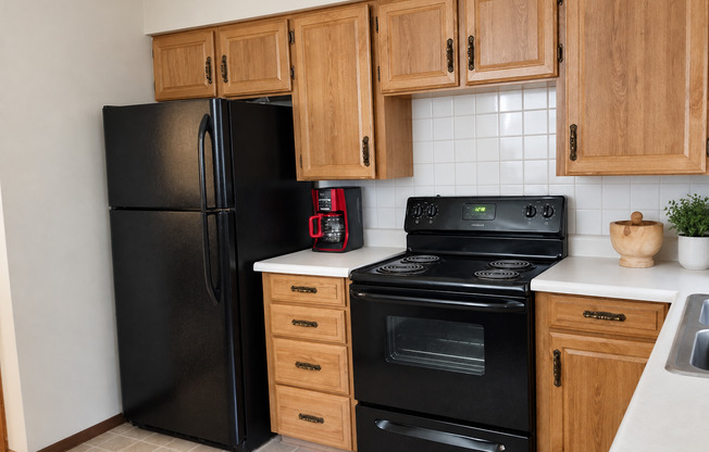 2 beds, 1 bath, 700 sqft, $925, Unit B-7622