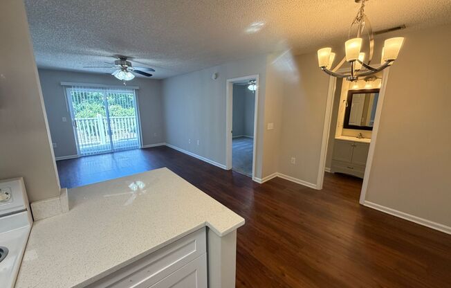 1 bed, 1 bath, 779 sqft, $1,100, Unit 1210 R