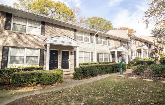 Beautifully Updated 2bd/1.5ba Townhome is Great Location!