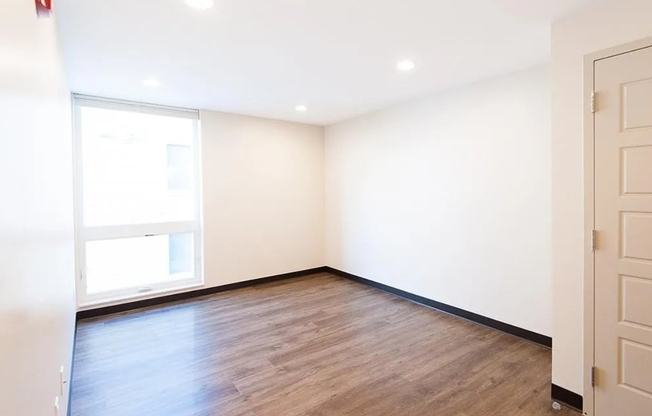 2 beds, 2 baths, $4,250, Unit Unit 209