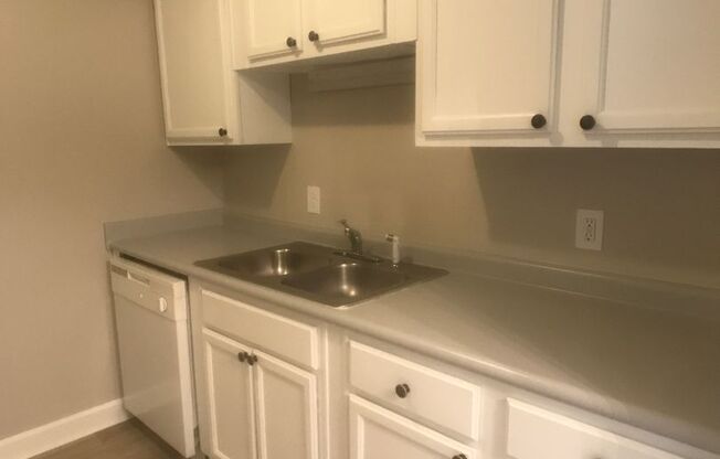 2 beds, 1 bath, 900 sqft, $1,325, Unit 506