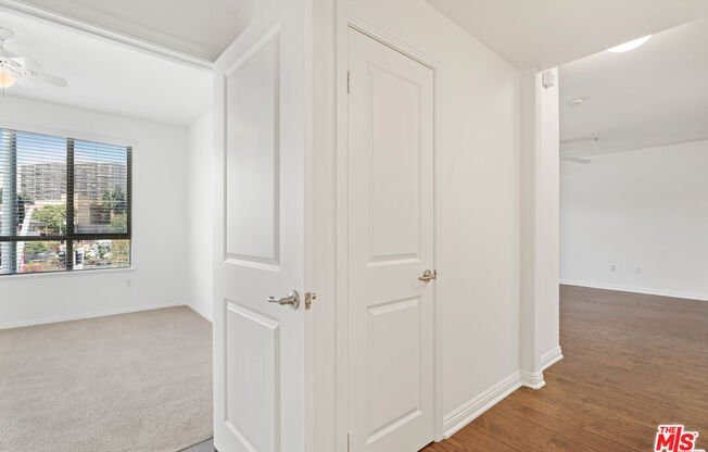1 bed, 1 bath, 910 sqft, $2,900, Unit 355