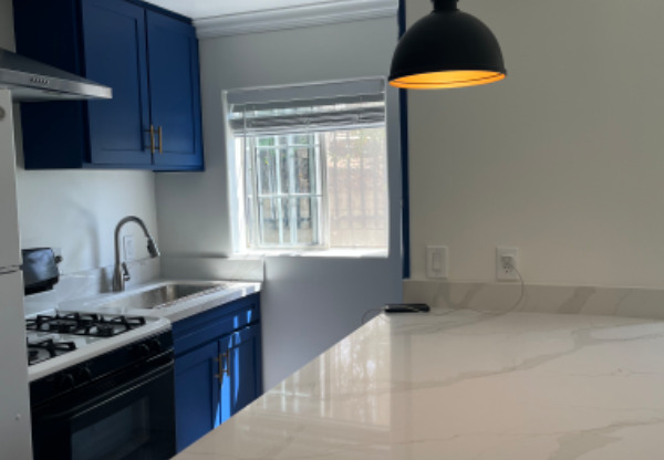 1072 Laguna Ave 10