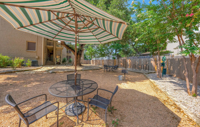 1 bed, 1 bath, 650 sqft, $999, Unit BOU-121
