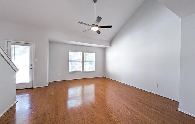 1131 W 24 ST
