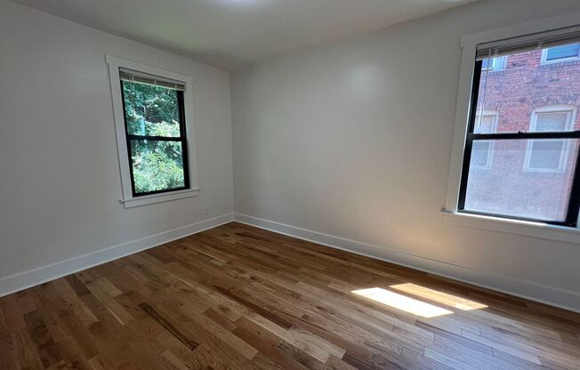 2 beds, 1 bath, 750 sqft, $2,139, Unit 5645 Hobart Street #4