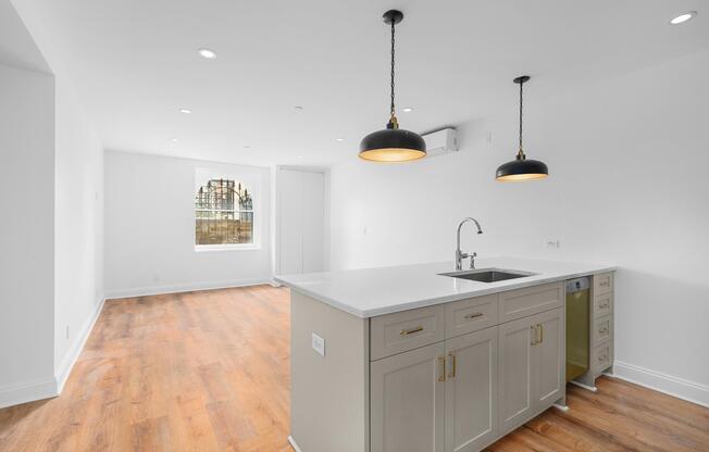 887 NICHOLAS AVE 2