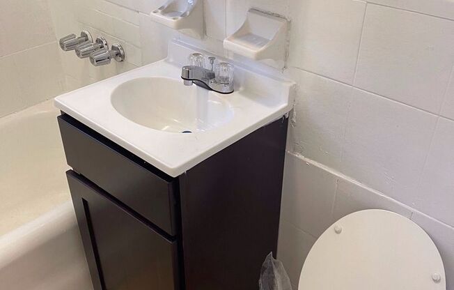 Studio, 1 bath, $1,600, Unit 303