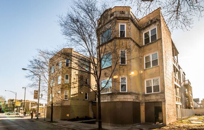 1145 N Austin