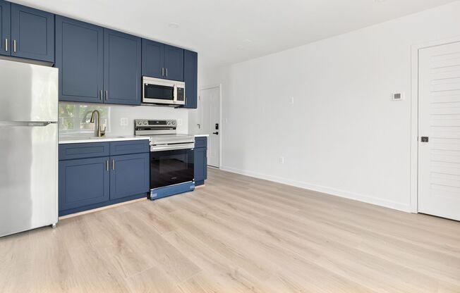 Charming 2 BR/1 BA Apartment in Congress Heights!