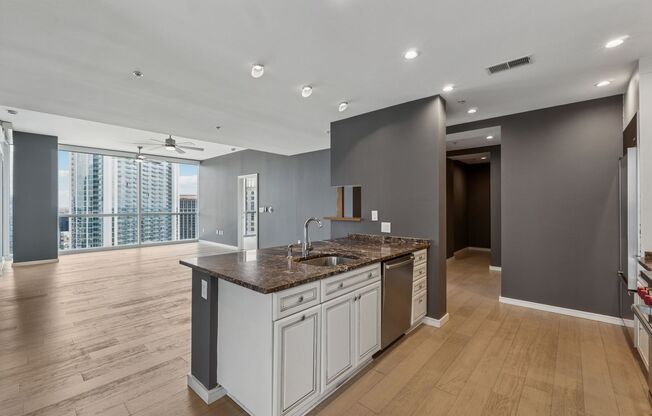 3 beds, 3 baths, $5,895, Unit UNIT 1901