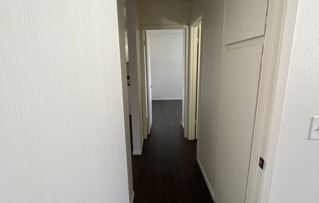 2 beds, 1 bath, 700 sqft, $1,175, Unit 08B
