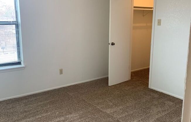 2 beds, 1.5 baths, 1,084 sqft, $950, Unit 0403