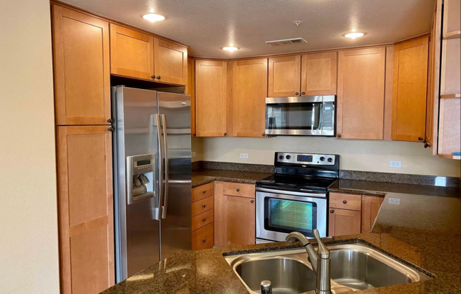 Beautiful and Bright 2 Bedroom 2 Bath Luxury Condo in Milpitas