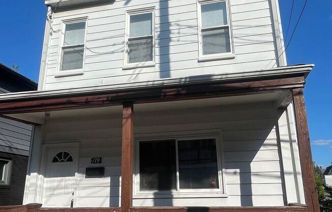 Single Family House in Mt Washington Available Now!