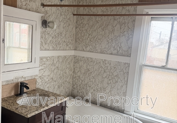 2549 A N VEL R PHILLIPS AVE