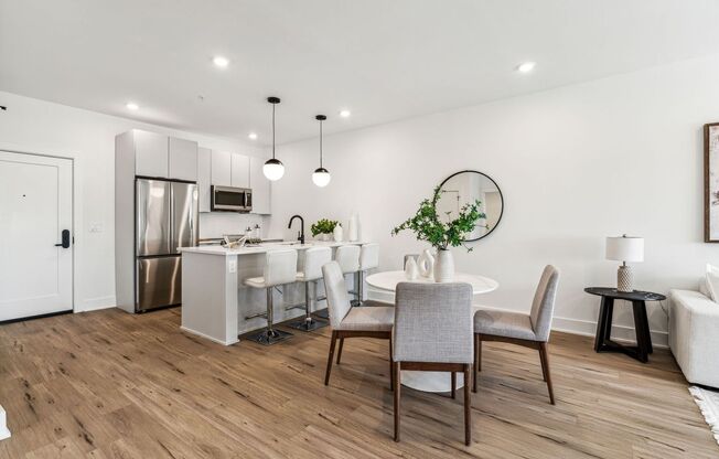1 bed, 1 bath, 800 sqft, $1,580, Unit 504