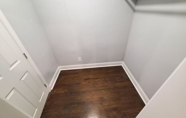 Studio, 1 bath, 405 sqft, $895, Unit 207