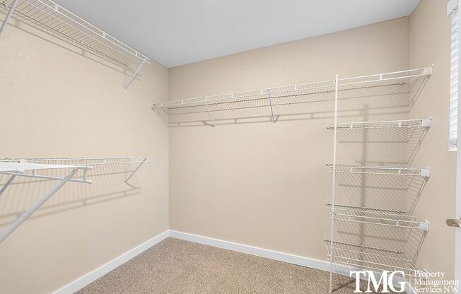 1 bed, 1 bath, 735 sqft, $1,565, Unit C34