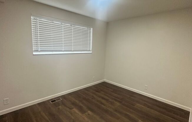 2 beds, 1 bath, 905 sqft, $1,400, Unit 5474-C