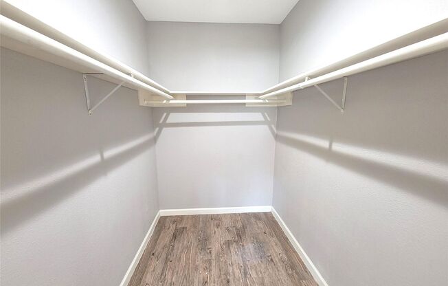 1 bed, 1 bath, 671 sqft, $1,165, Unit 2810 - 27