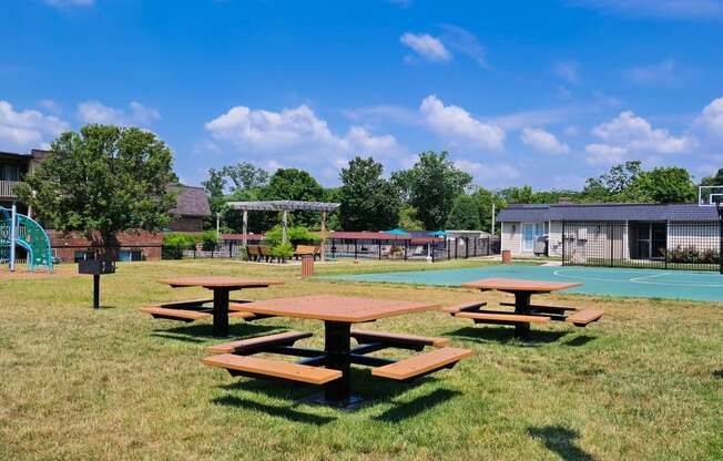 Picnic Area at Millcroft Apartments and Townhomes, Milford, Ohio