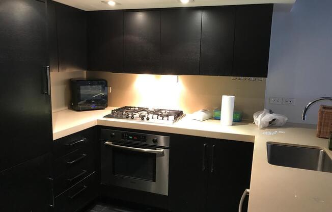 Studio, 1 bath, 671 sqft, $5,500, Unit 4M