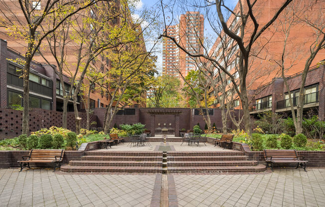 2 beds, 1.5 baths, 961 sqft, $6,000, Unit 24J