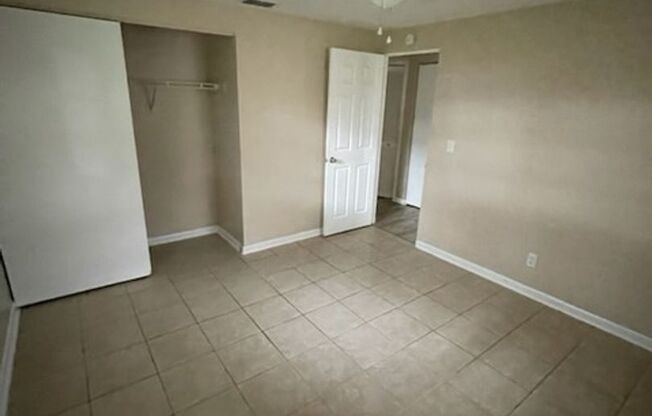 3 beds, 1 bath, $1,600