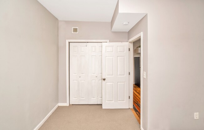 5 beds, 2 baths, 2,200 sqft, $3,900, Unit 0