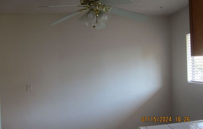IMMACULATE DOWNTOWN 2 BEDROOM 1 BATH