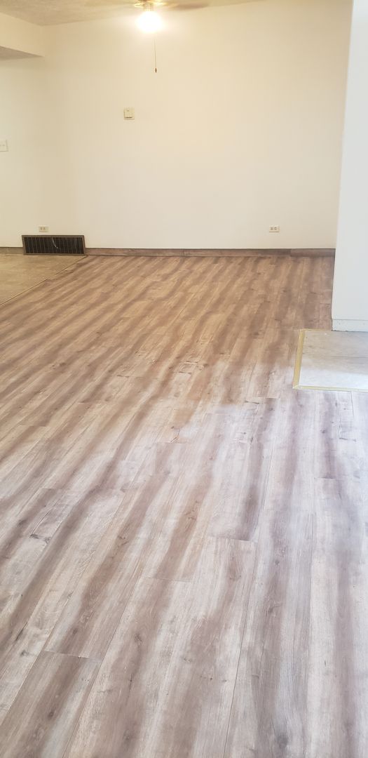 2 bedroom 1 bath duplex Available June 20th Spokane Valley