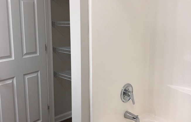 2 beds, 2 baths, 1,131 sqft, $1,425, Unit 2796-7