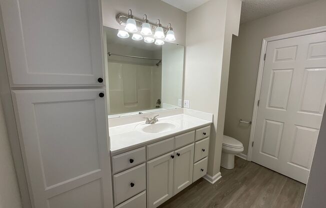 1 bed, 1 bath, 765 sqft, $1,200, Unit 2742-3 Pearl Remodel