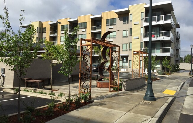 Studio, 1 bath, 460 sqft, $1,250, Unit 1-110E