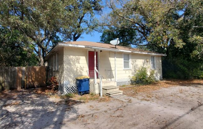 $300 OFF FIRST MONTHS RENT MOVE-IN SPECIAL!!