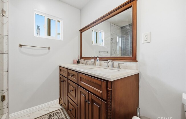 5 beds, 3.5 baths, 2,914 sqft, $5,500