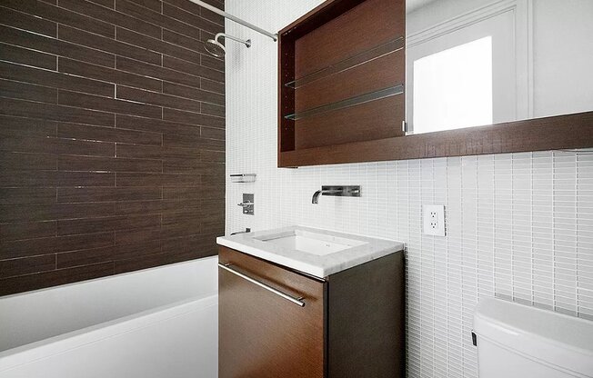 1 bed, 1 bath, $5,500, Unit 15A