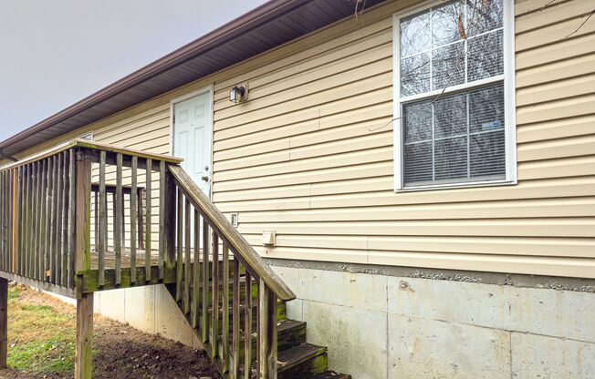 2560 - 2562 E Morris Dr