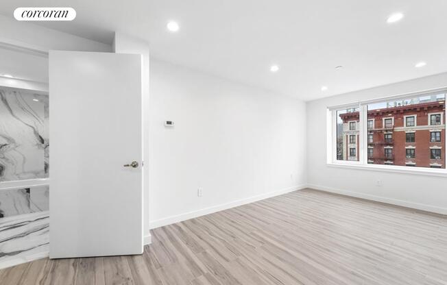 2 beds, 2 baths, $4,250, Unit 5E
