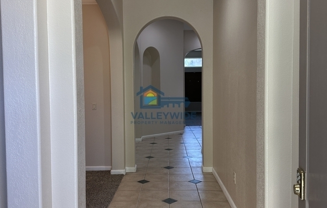 2555 CRESTMORE CIR