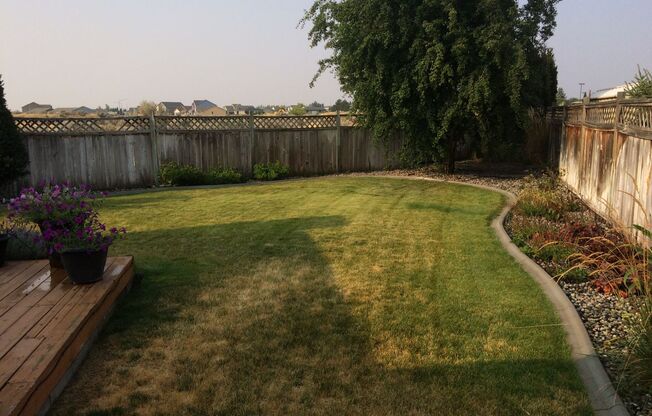 Single Family Home in Ephrata on Candy Cane Lane!!