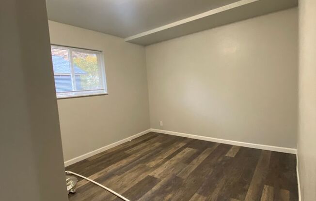 2 beds, 1 bath, $1,400