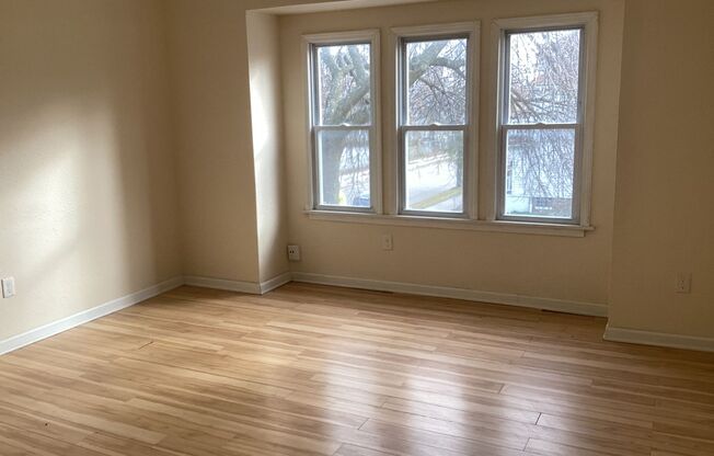 1402 W Meinecke