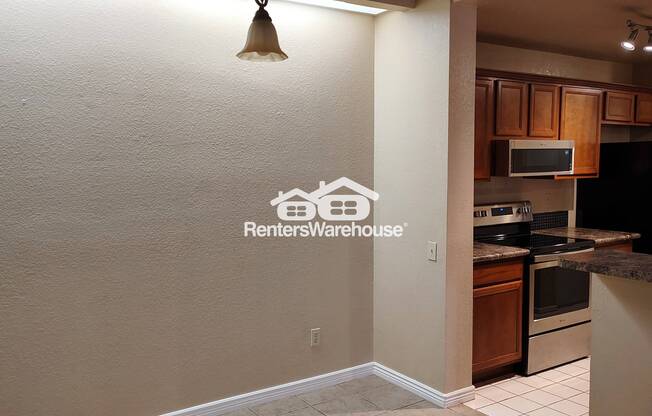2035 South Elm Street  Unit 122