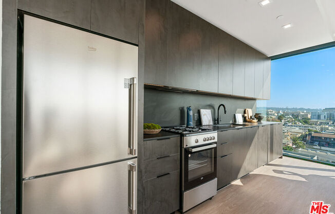 2 beds, 2 baths, 1,100 sqft, $6,195, Unit 724