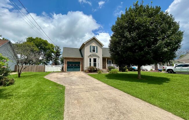 1225 Cobblestone Lane