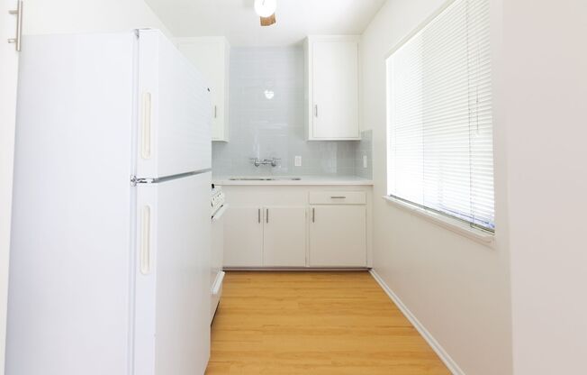 Studio, 1 bath, 375 sqft, $1,975, Unit 208