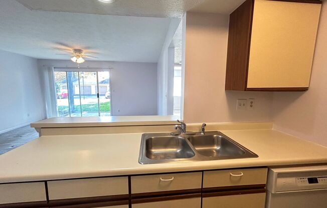 2 beds, 2 baths, $1,350